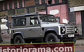 Land Rover Defender XTech Special Edition 90 Hard Top sivý