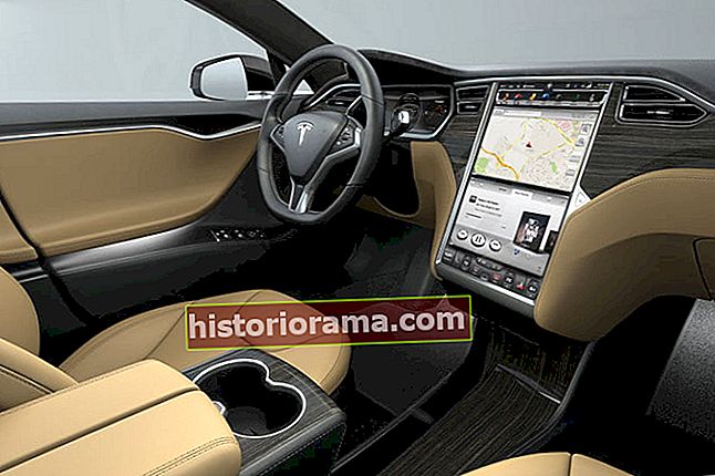 2014 Tesla Model S s autopilotem