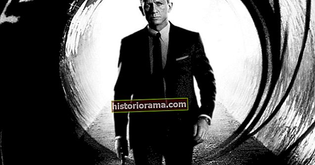 Manden bag nogle af 007s største missioner forklarer, hvordan man ryster (ikke rører) 50 års Bond i et spil