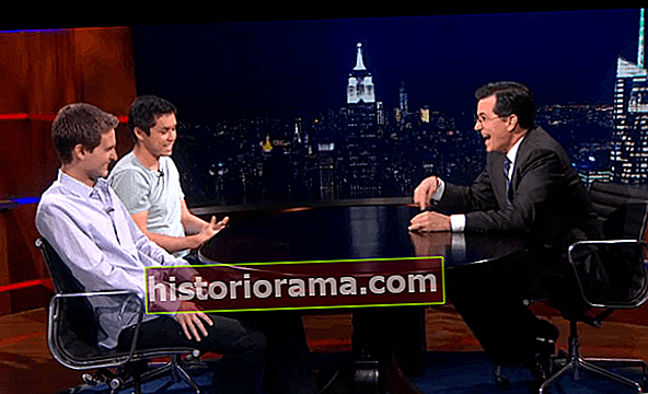 Snapchata Stephena Colberta ne morete, lahko pa si ogledate njegov drzen intervju z njegovimi ustvarjalci