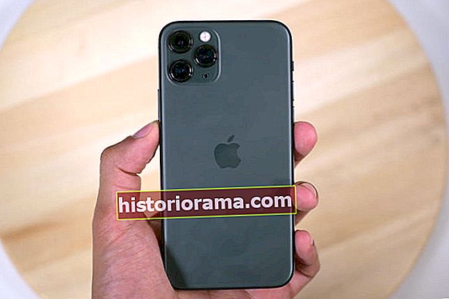 iPhone 11 Pro tilbage i hånden