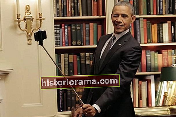 obama-selfie-stick-640x640