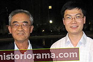 Kang Shin și doctorandul Xinyu Zhang
