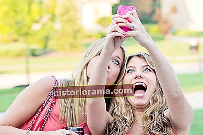 snapchat șapte miliarde de vizionări video femei selfie clienți consumatori clienți marketing