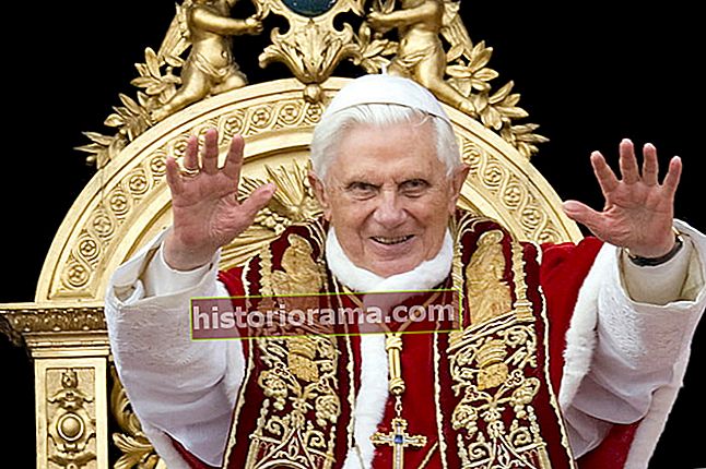 Pápež Benedikt XVI zrušil účet Twitter @Pontifex
